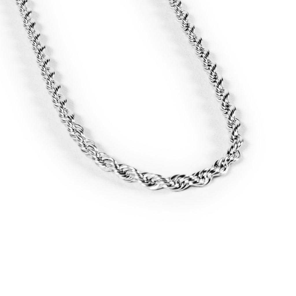 Silver rope chain in stainless steel.